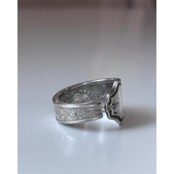 Handmade Antique Silver Plated Spoon Ring: Monogram “N” “Ancestral”, Size 10.5 - Picture 7 of 8